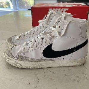 Nike Blazer Mid '77 Shoes